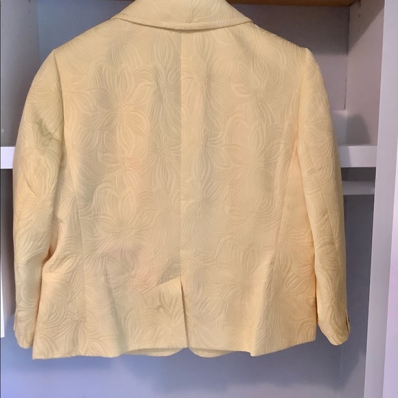 Dress Suit - Picture 5 of 7